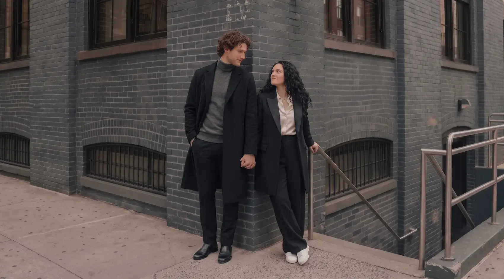 Couple in a total black look